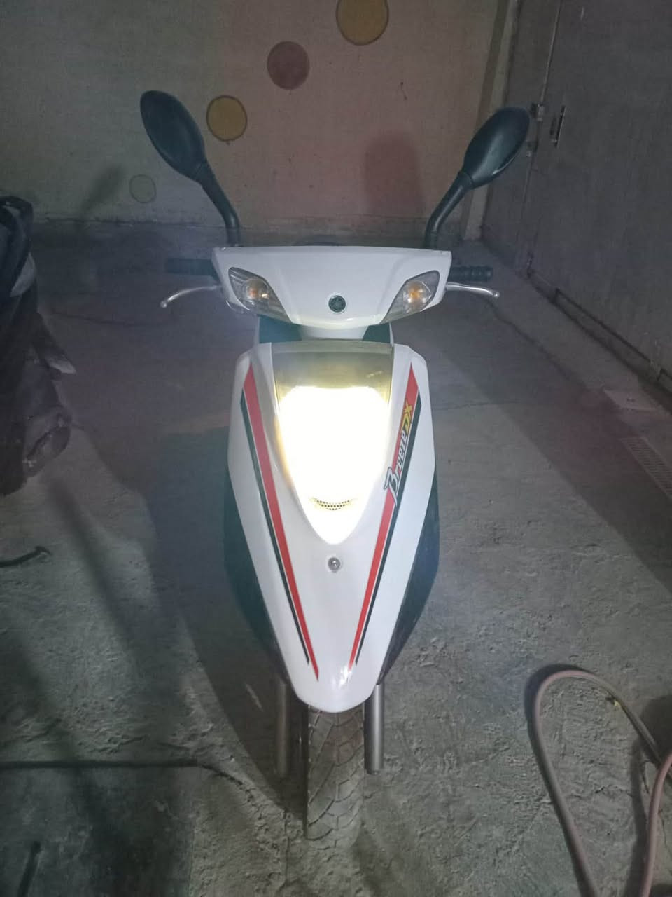 دراجه بيريز ياباني سرعتهه 140الدراجه شلعه ومعدل المحرك مامفتوح وخير من الدراجه كهربائيات شغاله نكره سرف نكره هندر كامله من كلشي مانقصهه بس سايق المكان بغداد وره قوس بوب الشام مقابيل محطه وقود اسوار بغداد سعر الدراجه 475وبيهه مجال وهذ رقمي ***********
