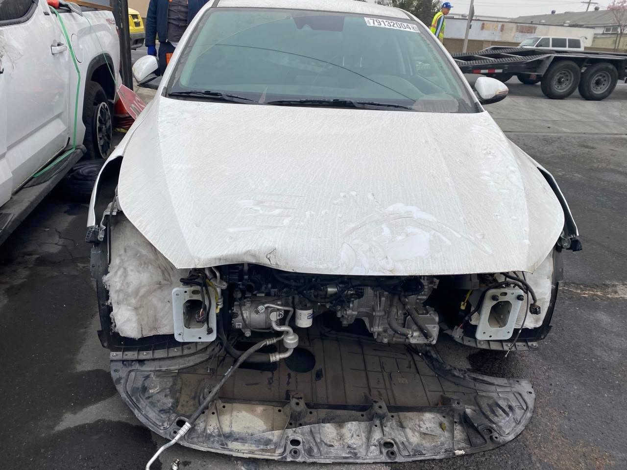سلام عليكم كيا فورتي وارد امريكي بدون ايرباك لون ابيض مكينه ٢٠٠٠دوش ماشيه ٣٠ الف باسمي اني مستورده مرقم بغداد موديل ٢٤ نص فول بيه سونار بس طلع بيه من امريكا ٣ قطع صبغ موضح بل سونار مكاني بغداد موبايل ***********
