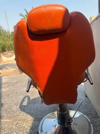 كرسي حلاقه  للبيع  مكاني بغداد قرب جسر الغزاليه  07700203653 السعر 75 ...