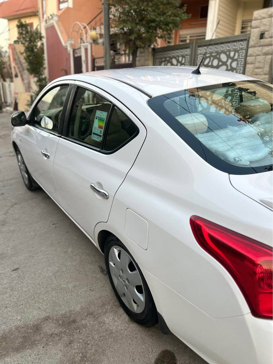 بە ناوی خوای گەورە و میهرەبان 
نیسان لاکشمیبای ٢٠٢٢ هندی 
سەیارەکە ١٨٠٠٠ ڕۆشتووە 
موشتەریت تەلەفون بکە 
سەیارەکە نەک ماڵی دۆست ماڵی برایە 
ژ.م/ *********** السليمانية, العراق
