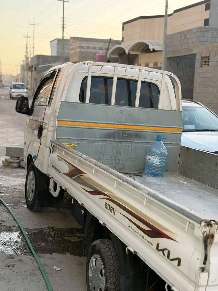 سلام عليكم كيا بنكو مكصوصه ادوات 2019 السياره مسجلها ب اسمي اصولي على القرار القديم تاخذ تحويل ثاني يوم مكينه وكير خير من الله كيرها اتوماتيك مكانها البصره 
📶 السعر 95وبيه مجال لشراي 
📲 ***********
