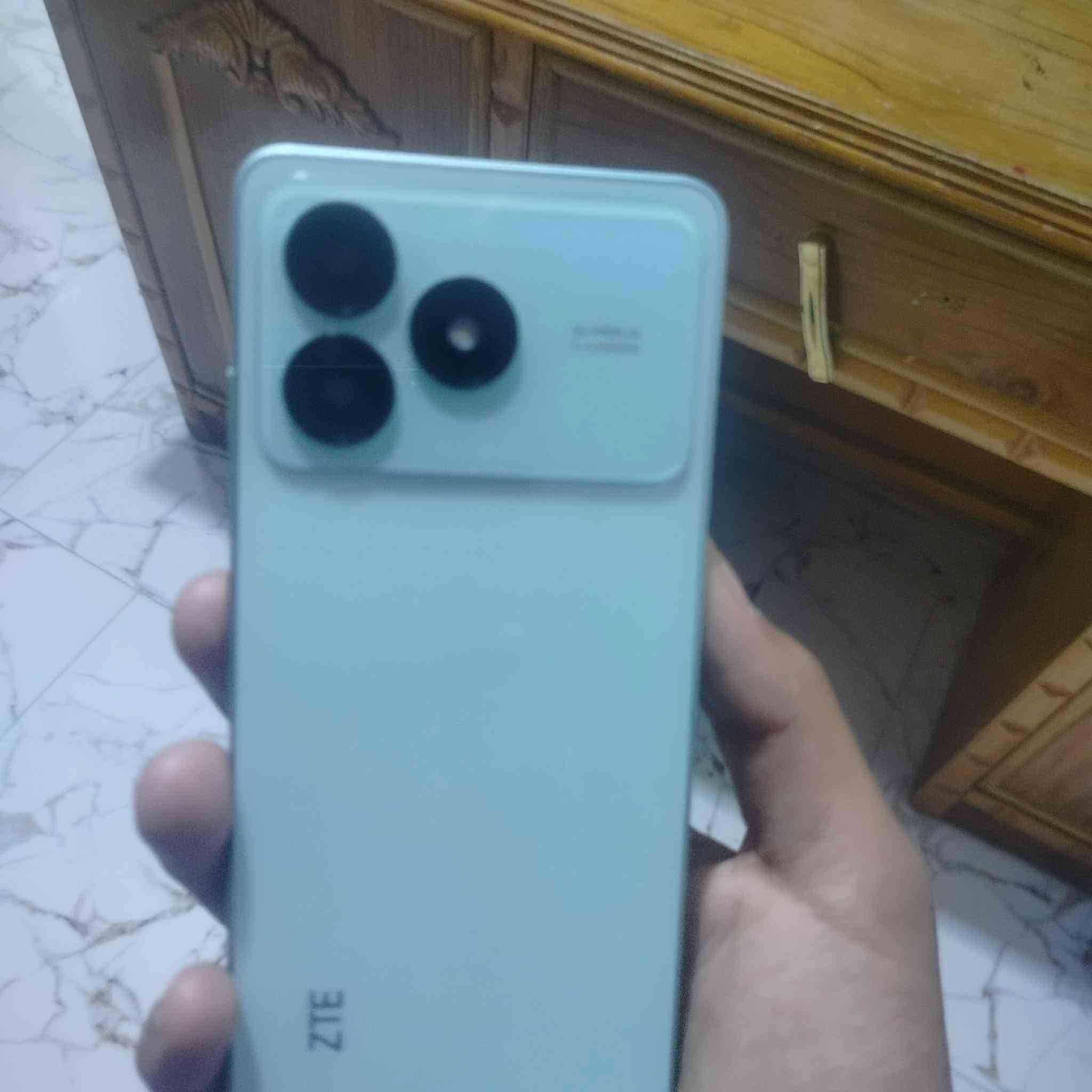 السلام عليكم
جهاز ZTE Blade A36
ذاكرة 128
وياه شاحنة وكفر 
اخو الجديد 
السعر 170 وبي مجال 
الرقم ***********
موجود واتساب واتصال
