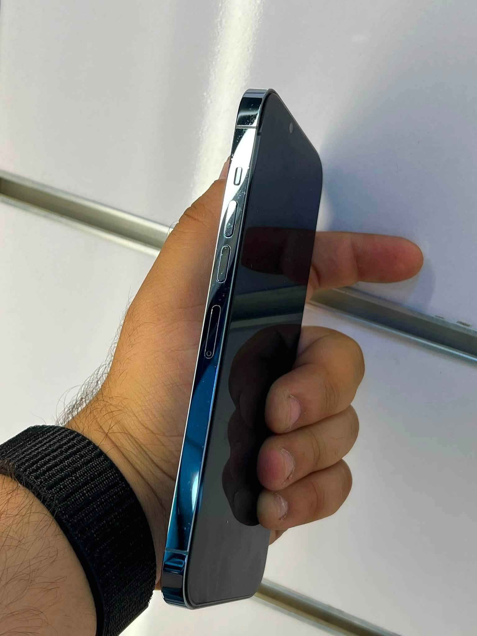 ✔️iPhone 13 Pro Max
ايفون 13 برو ماكس  بحري

ذاكره 128

بطاريه 7 شرط مامصعد ولا مفتوح 

نضافه الجهاز 100‎%‎ وتر بروف ضد الماي شرط

تك سيم 

نموذج m

موصل حي السكر  

توصيل ماعندي

السعر 625 الف

 ماداخل اي صيانه وضع شركه اذا ماحبيت تاخذ الاحسن منه

***********
