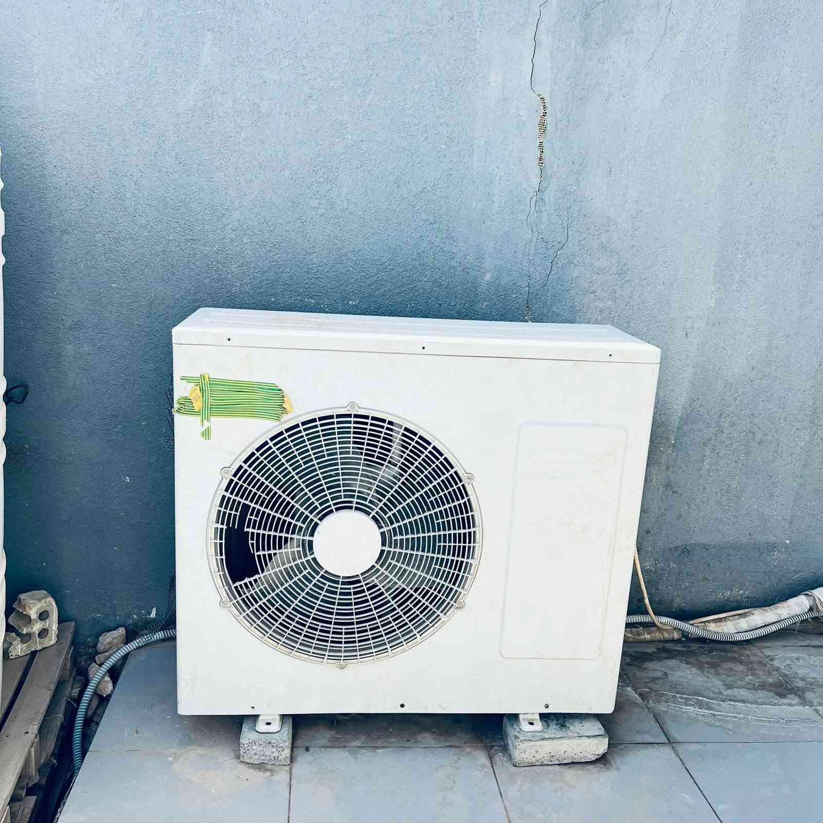 سبلت جنرال 3طن للبيع شغال بس مرات يفصل السعر 425 للاستفسار الاتصال ***********
