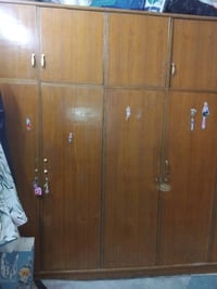 كنتور ٦ابواب مع ملحق للبيع السعر ٢٥٠ الف ٠٧٧٠٦٠٥٩٢١٨ مكاني السيديه