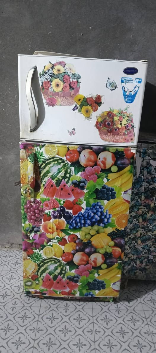 ثلاجه للبيع***********

