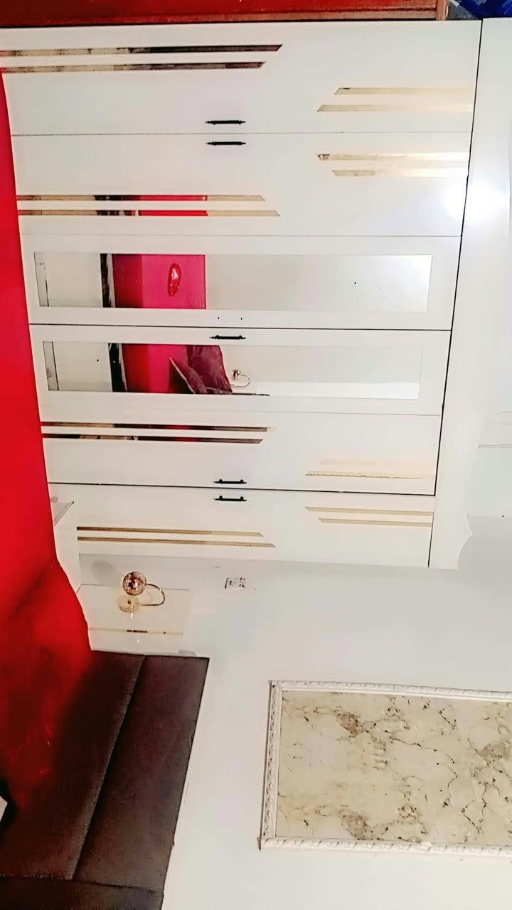 غرفة نوم • ست قطع • سبع قصور