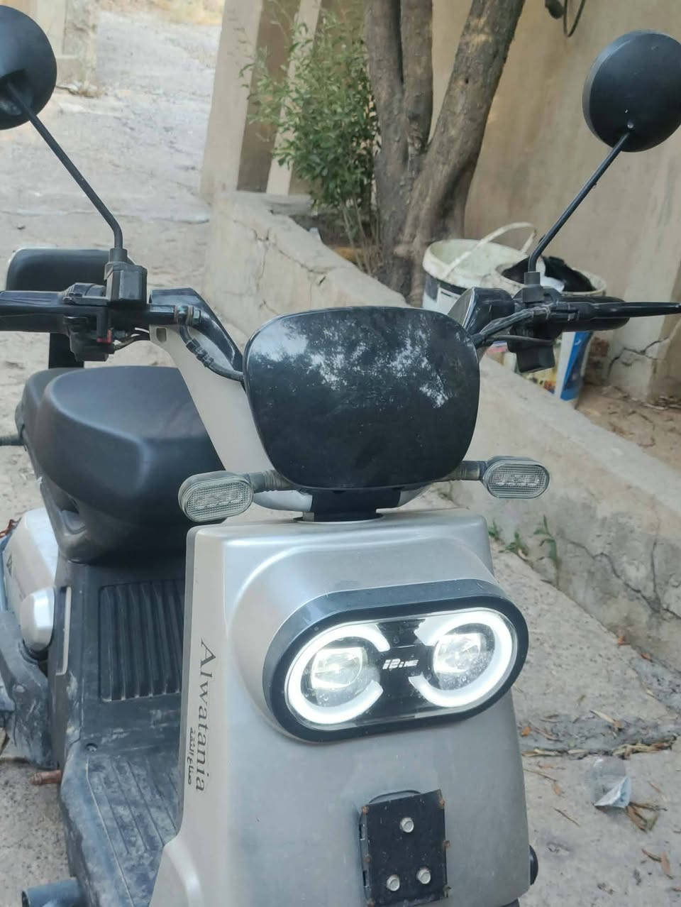 سلام عليكم 
درجه شحن للبيع 
خمس بطاريات 
سرعه 45
اشاره يمين ويسار 
لايت عالي وناصي 
من شركه الوطني ( صناعه الثقه )
ثلاث نمرات نمره الأولى 25 الثانيه 35 الثالثه 45
ويجي ويا شاحنتو 
السعر 200 وبي مجال 

التواصل وتساب ***********
مكاني موصل يم سيطره كوكجلي
