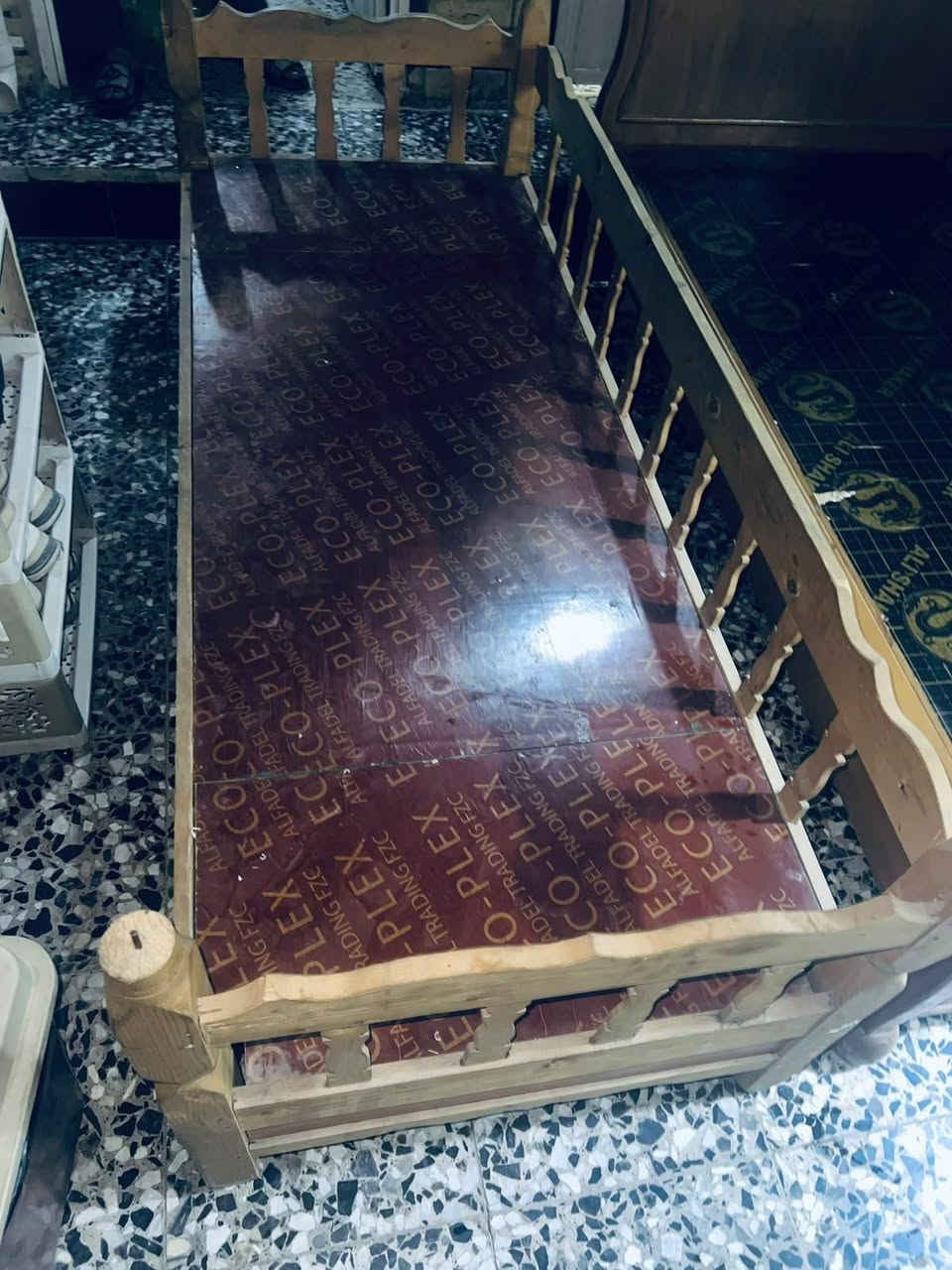 للبيع جربايه صاج تكمه ب٧٥ مع قنفه نظيفه جدا ب٣٥ بغداد المعامل شارع رضاعويد اتصل ***********
