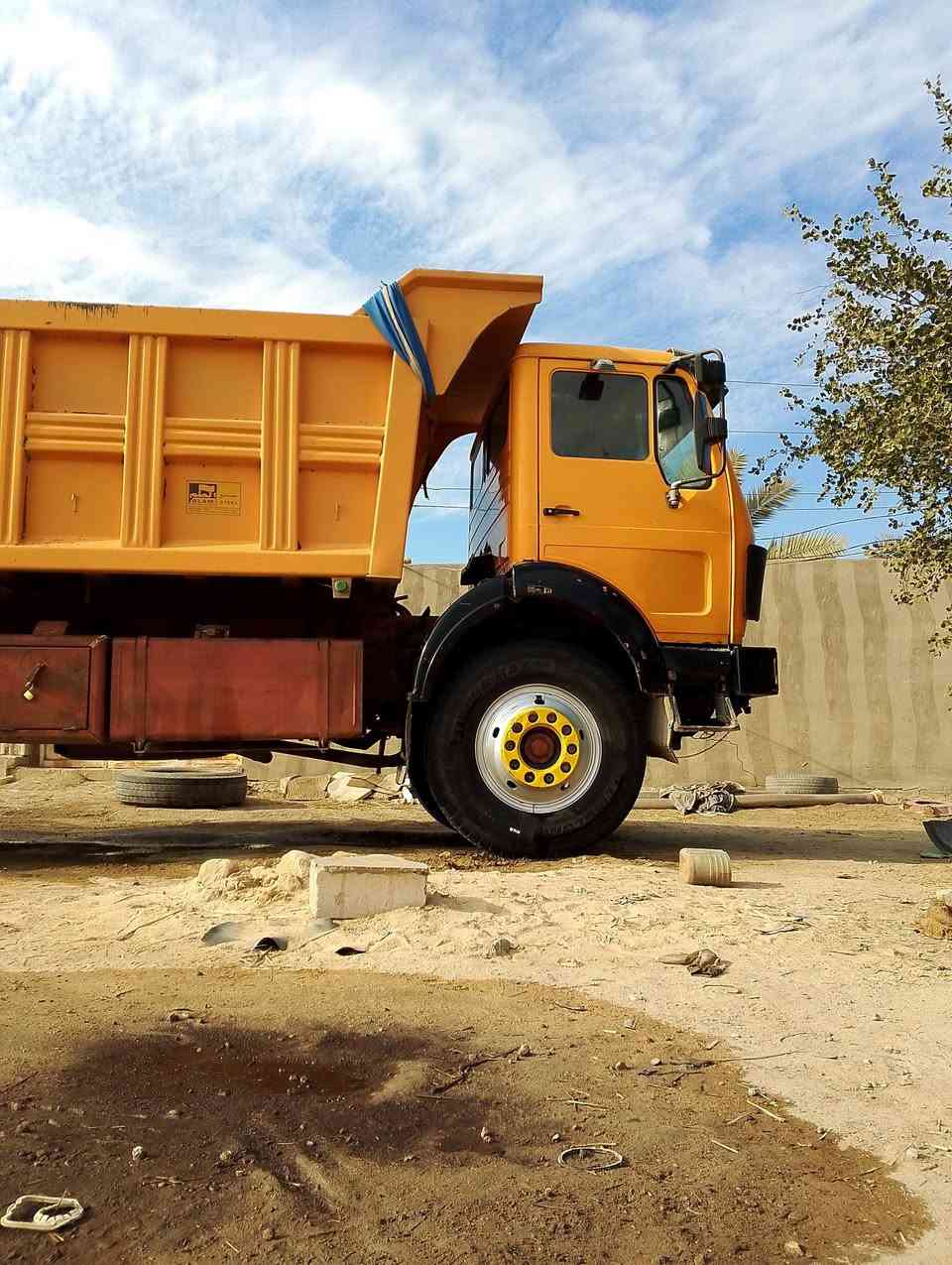 سياره للبيع موديل 75 مجموعه جيئف كير 160 مكينه 28 تخم تاير رقم نجف بأسمي مكفولة كفاله عامه اكثر الإستفسار عل رقم ***********
