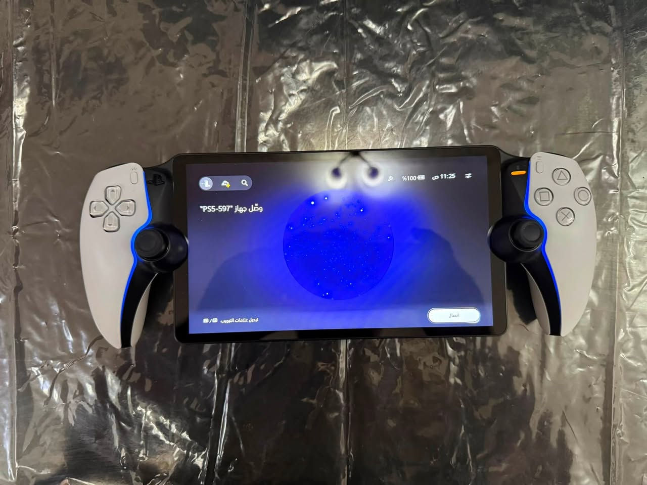 السلام عليكم… للبيع جهاز سوني بورتال PS5 مستخدم قليل جداً وياه ملحقاته وبسعر 175 الف دينار فقط لان مستعجل على البيع… جهاز جداً نظيف مثل ما موضح بالصور ومستعمل قليل وشحنه ممتاز… للتواصل على الخاص او واتساب على هذا الرقم ***********… المكان بغداد الكراده ولايوجد عندي توصيل تجي تاخذه من المنزل واهلاً وسهلاً بيك…

