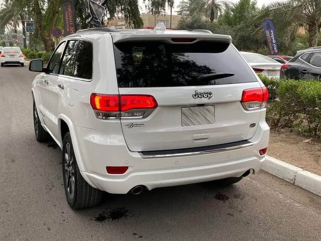 جيب اوفر لاند 2018 للبيع فول مواصفات عدا جكات 
ماشية ١٠٠ ميل سياره جديده احلى من صور 
حادثها جاملغ جهة السائق مبدل اصلي وبنيد مبدل اصلي وجاملغ جهة الصدر صبغ يعني سياره بيها ٣ قطع صور الحادث بلمنشور 
عنوان بغداد حي الإعلام 
السعر المطلوب 190  
***********
