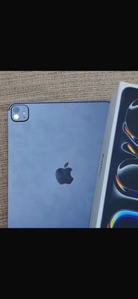 آيباد M5 • ١١ إنش • بطارية ٩٩٪