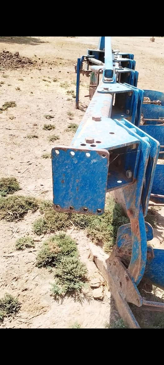 فدان للبيع حجم 16 خماسي 
مكان ديوانيه شنافيه 
*********** 
مكلف بالنشر.
