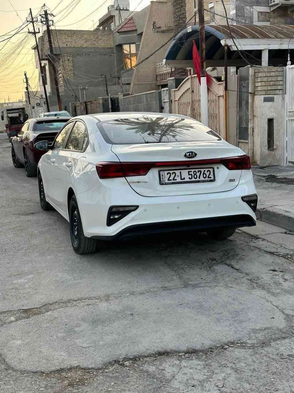 سيراتو موديل 2020 للبيع السياره نظيفه محرك 2000 كير at محرك دوش وارد خليجي ماشيه 160 بيها بارد فقط اي قطرة صبغ مابيها 
محرك وكير مكفولات تحويل ثاني يوم رقمها اربيل مكان السياره بغداد السعر 125ورقه   لتعاملني بالتعليقات الشراي يراسلني واتساب لو يتصل ***********

