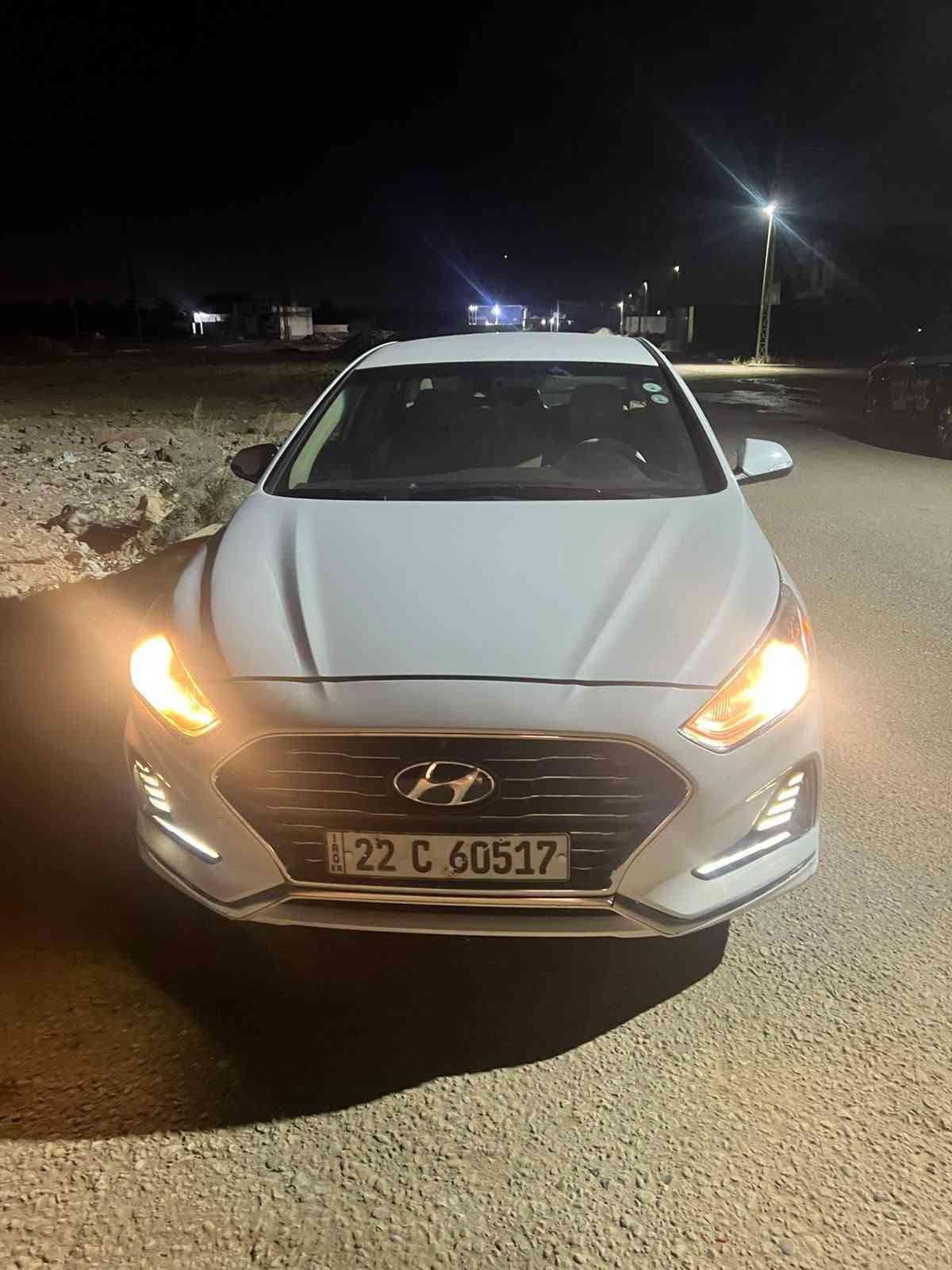 السلام عليكم 
سوناتا 2019 وارد امريكي

سيارة فول مواصفات 
1 رادار 
2 حساسات 
3 كشنات كهرباء 
4 مري شفط 
5 قطعتين تبريد 
6 فول تحكمات ستيرن 
7 مود درايف 
سبورت_ نورمال_ ايكو 
8 لد نهاري
9 مانع انزلاق 
10 محرك 2400
محرك معاه كازكيت

 وكير كفاله شرط

سيارة جديدة مال جناي 
شرط انضف من الصوره 
سونار مرفق بل منشور 
السعر 119 وبيها مجال قليل 
العنوان كربلاء الاستفسار رقم ***********
