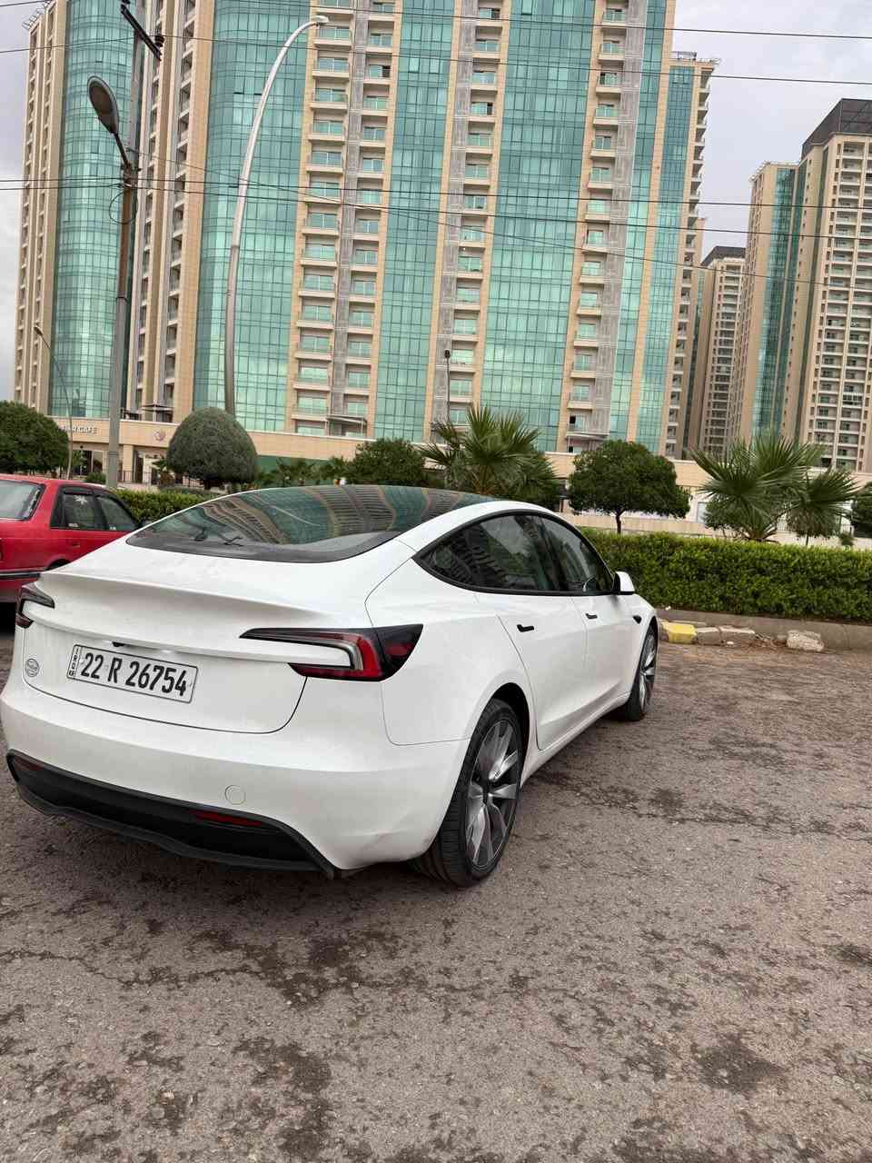 تسلا ٣ • ٢٠٢٥ • ٩٠٠٠ كم