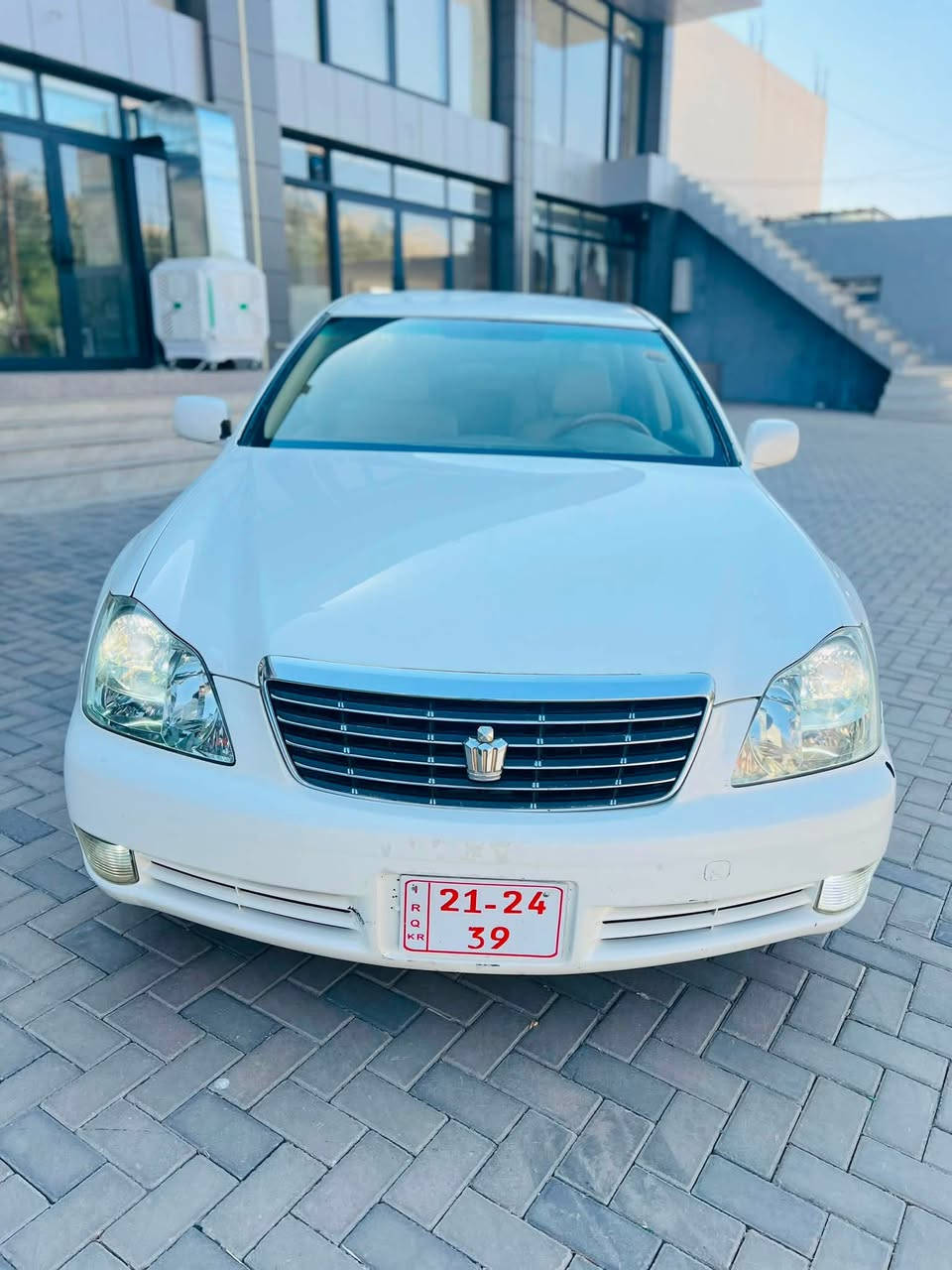 شاهینە مووس2005
گێڕ کەورە مەکینە گەورە
182 بێدووکەل
سێ دووگمە
پەردە
ناوزەرد
جڵد
شاشەو کامێرا
تایەو ویلی جوانە
کامل مەسرەف .
سەقفی زۆر جوانە  
ساردوو گەمی بەسراوە .
تەقەو ڕەقەی نییە .
كۆدی هەیە
سێ پارچە بۆیاخی ئەوروپایە
سعری 64گەڵاو مەجال.
بۆ قووفڵی تەلەفوون مەکە
***********.

***********سەیسایەق
