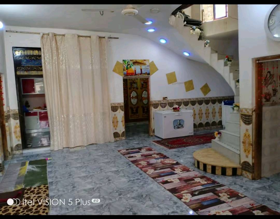 سلام عليكم بيت للبيع في كربلاء شارع بغداد خلف مدينة زارين مساحة 220 يبعد عن شارع بغداد 800متر سعر 80وبي مجال تواصل عله رقم ***********/***********