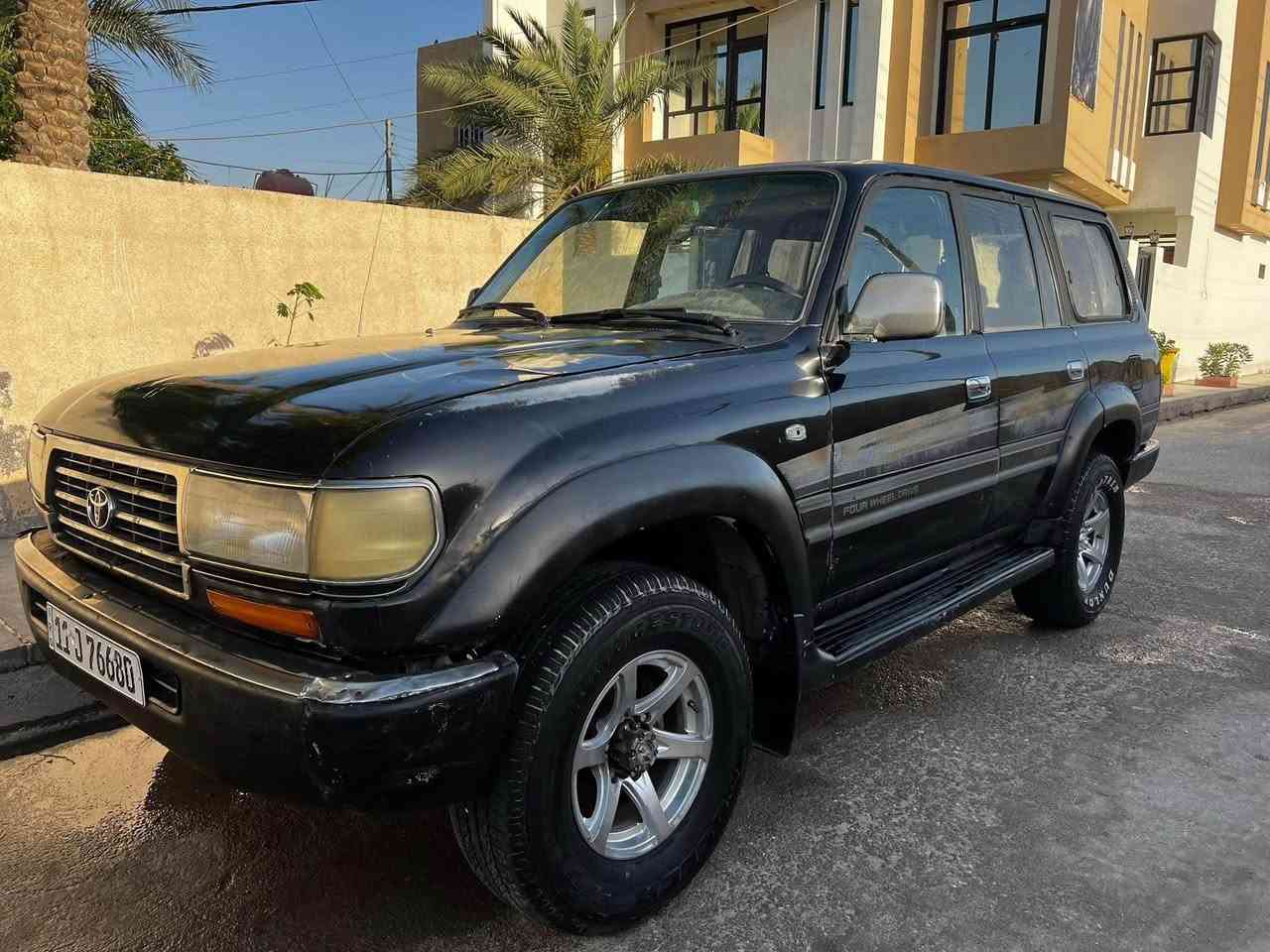 السلام عليكم 
للبيع سيارة لاندكروز موديل 93
رقم بغداد انگليزي بأسمي 
تحويل ثاني يوم 
تخم تاير جديد 
محرك 2500 مالت بطة 
گير اوتماتيك 
كشنات كهرباء 
مكفوله من الصبغ والضربة 
السعر 47$
للتواصل 
***********
***********
متوفر واتساب الرفاعي, ذي قار
