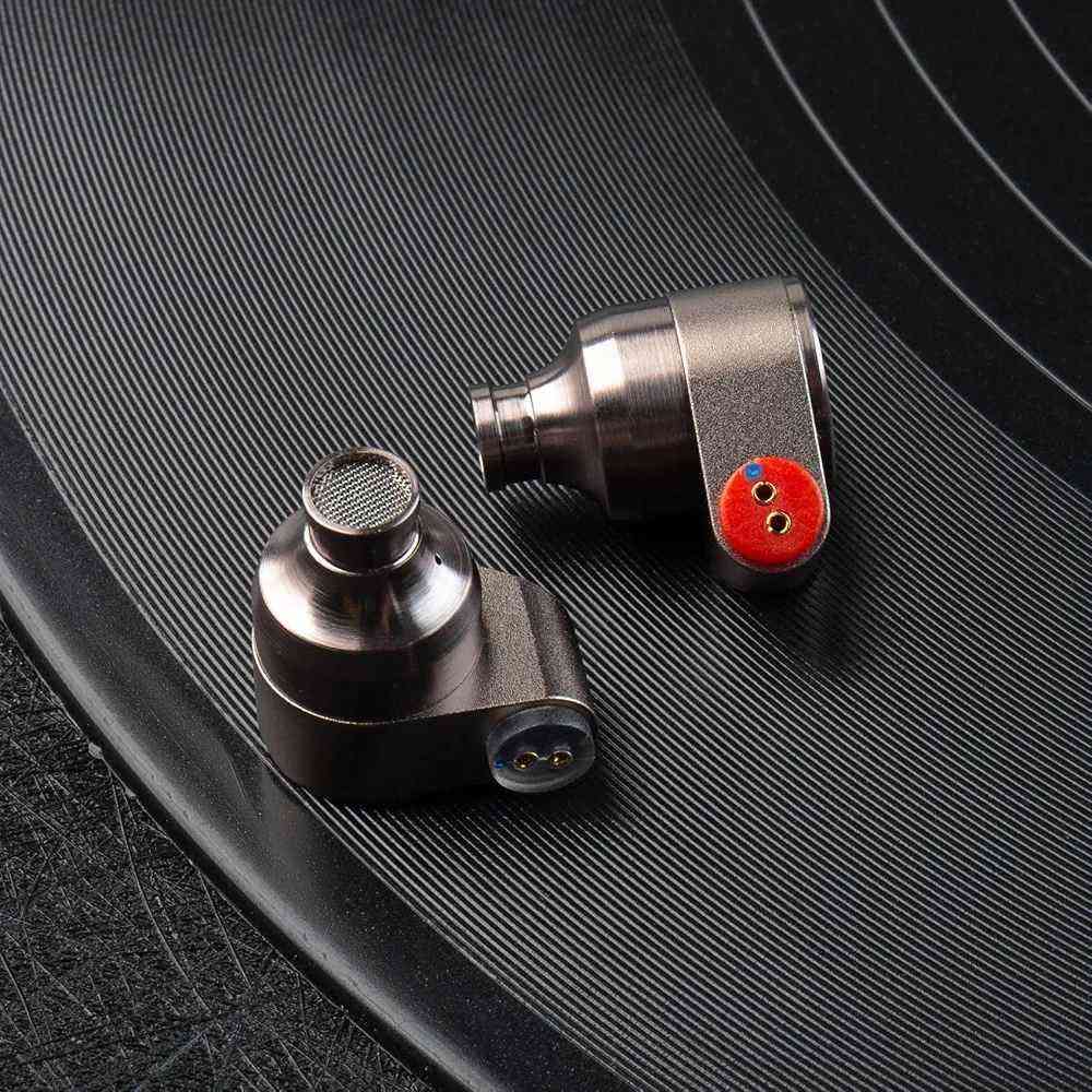 🔥🎮 TIN HiFi T2 — صوت احترافي بسعر رهيب! 🎧🔥
💥 2 Dynamic Drivers (2DD) 💥
🔊 10mm Woofer للباس والترددات المنخفضة
🎯 6mm Tweeter للتفاصيل والترددات العالية �
Linsoul Audio
👣 للـGaming؟ تسمع الخطوات والحركة بوضوح!
🎯 تساعدك تميّز اتجاه الخصم
🔫 تفاصيل الطلقات والأصوات داخل اللعبة تكون واضحة
🎧 صوت متوازن ومفصل
🎵 وممتازة أيضاً للموسيقى
💰🔥 السعر فقط 30,000 دينار! 🔥💰
🚚 متوفر توصيل
📩 للحجز: خاص أو واتساب
📱 ***********
😈🎮 خطوة الخصم ما تفوتك… اسمع، حدّد، واهجم! 🔥🎧 بغداد, العراق

نص مكتوب في الصور:
- 7:58 f f f 61.4 KB/s LTE 4G+ 33 Delivering to Balzac T4B 2T3 - Update location Shop Sennheiser Consumer Audio Sponsored 3.9 (9) Visit the TINHIFI Store TINHIFI T2 HiFi in-Ear Monitors, Dual Dynamic Drivers, CNC Aluminum Shells Neutral sound, clear vocals, compact lightweight build, 0.78mm 2-pin silver-plated cable, 3.5mm plug, for audiophiles prime Enjoy fast, free delivery, exclusive deals, and award-winning movies & TV shows. Join Prime $65 00 FREE delivery Wednesday, October 7 Delivering to Balzac T4B 2T3 - Update location