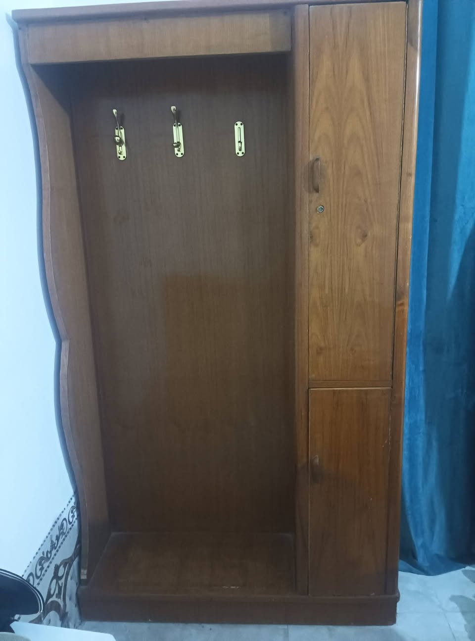 غرفه نوم مستخدمه للبيع السعر مليون و300 وبيه مجال رقم *********** واتساب
