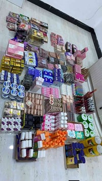 بضاعة للبيع كلشي متوفر بيهه سعر البضاعة حسب لقوائم ب ٧٥٠ السعر المطلوب...