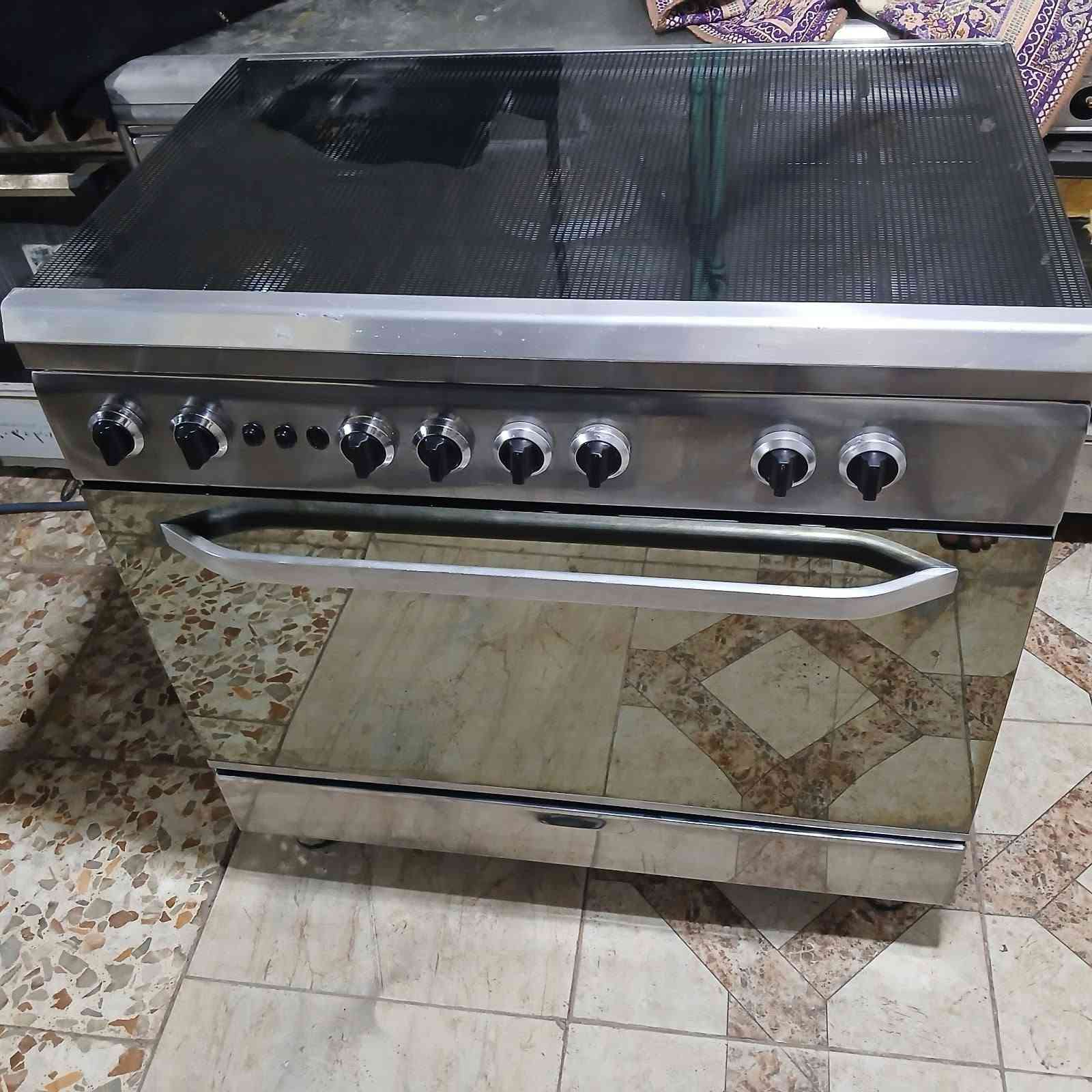 طباخ فريش مصري ٥ مشاعل فرن دكمتين باب اول استيل اصلي ثقيل نضيف كلش اوشغال على فحص للبيع
