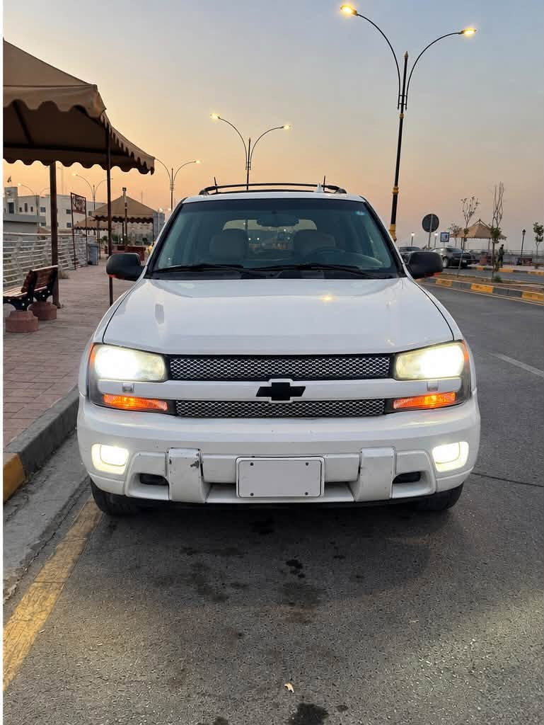 السلام عليكم للبيع شوفرليت تريل بلايزر 2005 السيارة باسمي تحويل مباشر رقم نينوى مكانها موصل ماشيه ١٣٥ الف خليجي صبغ عام جمالية وبيها طخه بسيطة بين باب النفر والخلفي السيارة جاهزة محرك كير كهربائيات بشرط طخم امامي خلفي جديد تبريد تلج مراوح عاصفة كهربائية حماوتها اقل النصف ثابت
مواصفاتها 
تشغيل عن بعد تحكم ستيرن اشاير بل مري مراية وسطية شاشة وداش كام اضاءة محيطة 
السعر 75 وبيها مجال للاستفسار ***********
