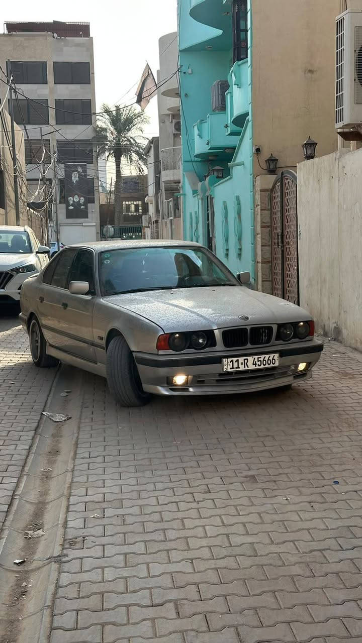 بي إم 525 • ١٩٩٤ • رقم بغداد