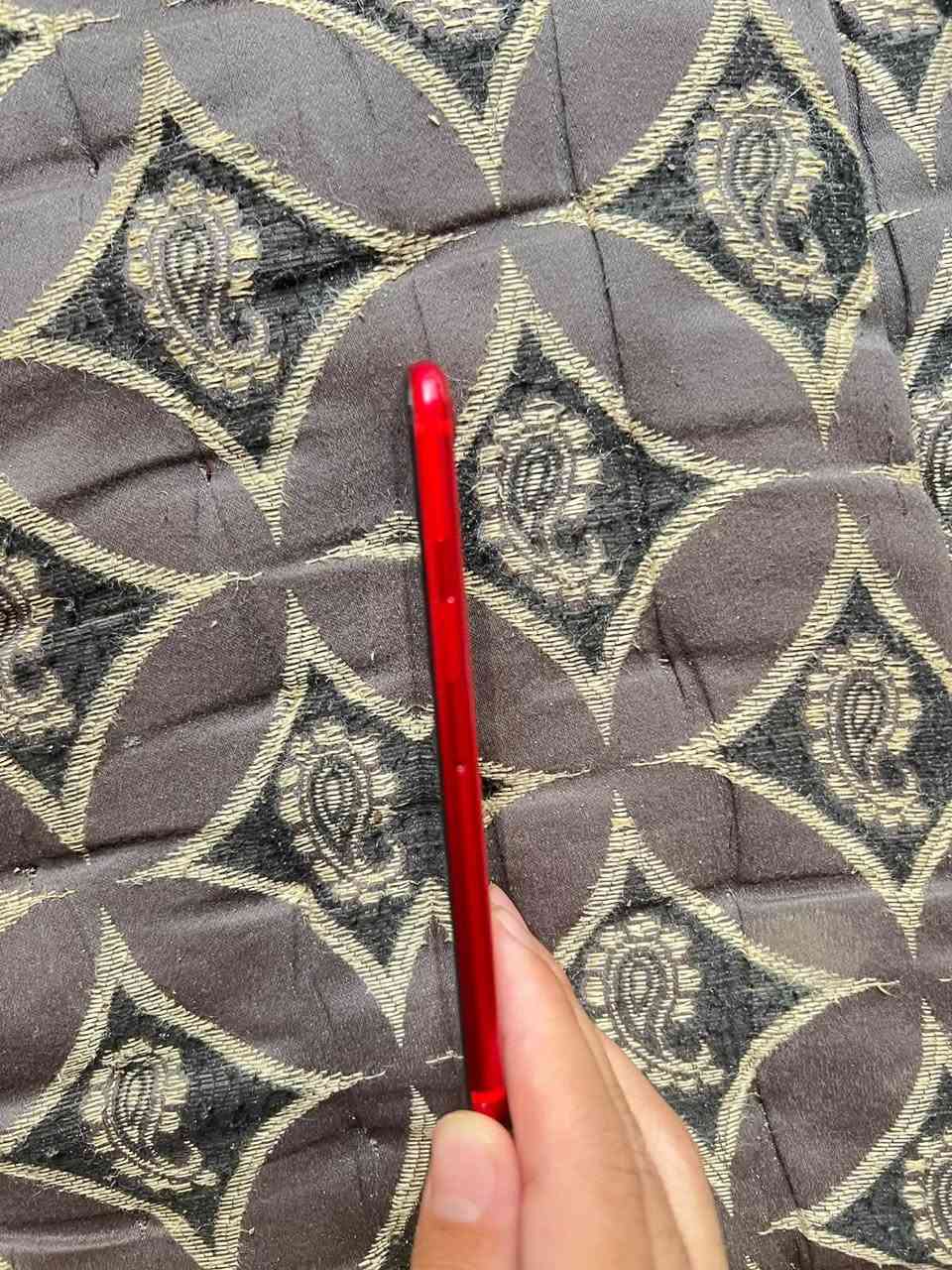 السلام عليكم ايفون 8 عادي ذاكره 64 بطاريه 87 جهاز مدفون ما مفتوح ولا مبدل بي شي وتر بروف للمراوس شعندك نزل
