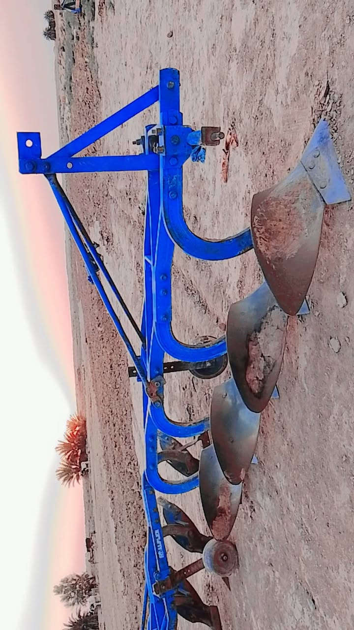 سلام عليكم فدان اللبيع رباعي بلير حجم 12جديد مابي قطره الحيم الستفسار علا رقم ***********
