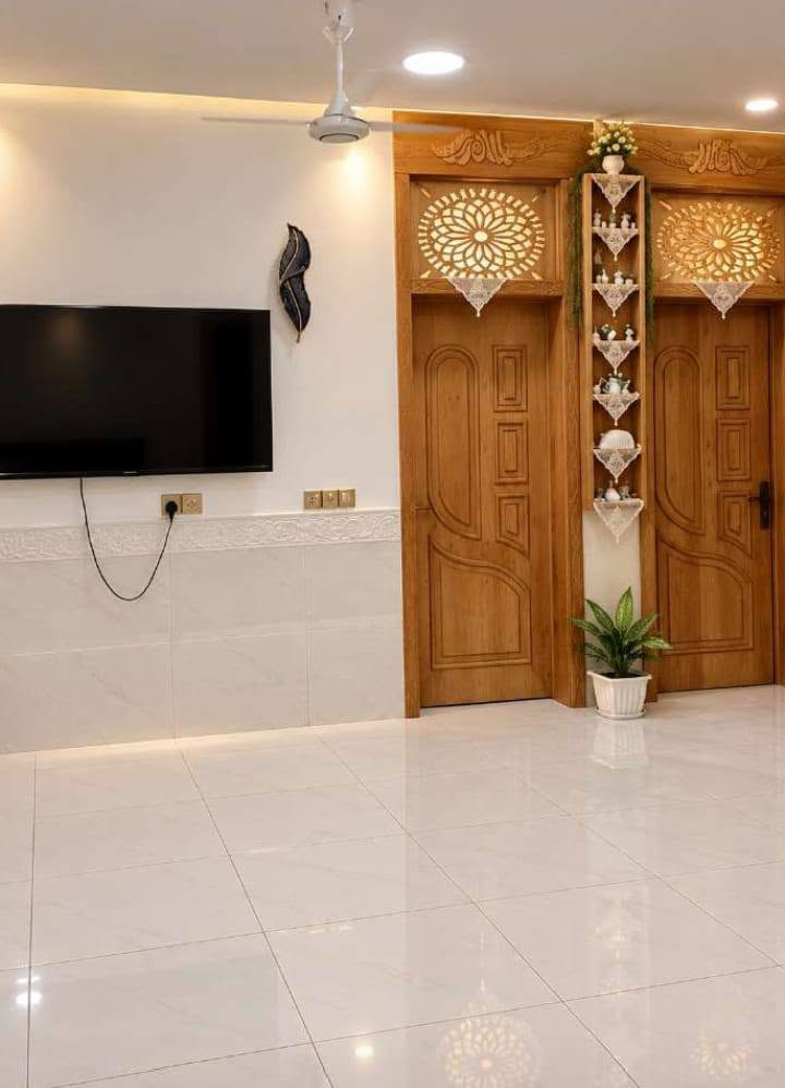 السلام عليكم بيت رهينه المساحه 200متر يحتوي على غرفه نوم وكلدور وصاله ومطبخ ومجمع صحيات وحديقه وكراج سياره العنوان بابل حي الاساتذه قرب شارع 80 مده الرهينه سنه المبلغ المطلوب 15مليون دينار للاستفسار اكثر الاتصال على الرقم التالي 📞🌹 ***********
