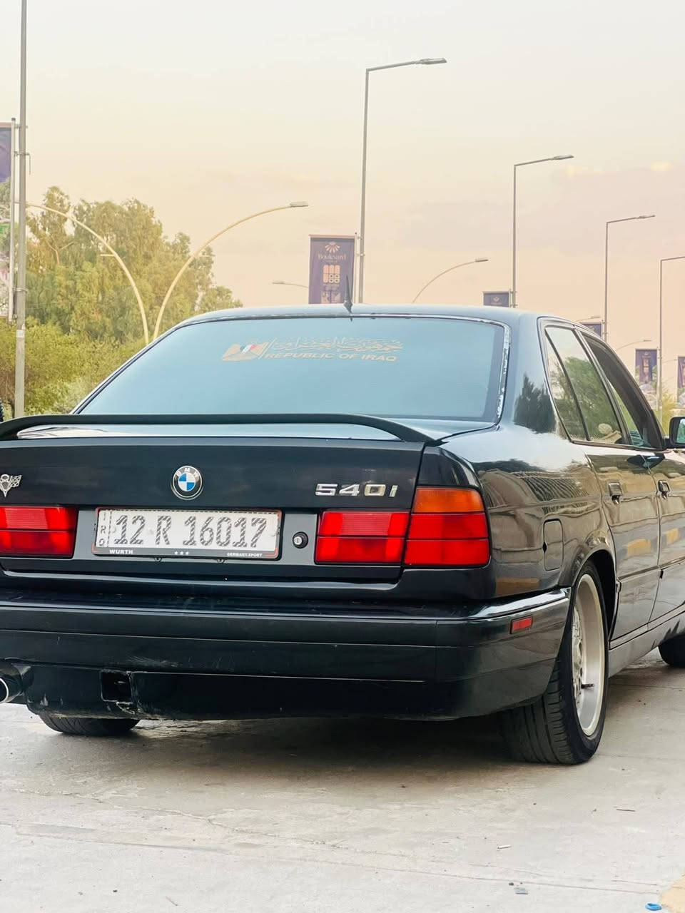السلام عليكم والرحمة
بيئم دبليو BMW. 540. V8اصل بليته وسنويه   موديل 1994

اللون اسود كحلي 

مكينه وكير شرط ترايك 260 وين ماتريد 

صبغ الجاملغ الخلفي فقط 

اعلى فئه فول فول مواصفات

 كشنات جلد كهربائية 

الجامات تنسد مع القفل 

باگ فاير 

دبل يربگ دبل جگمجة 

منضومه تبريد جديده يعني ثلج 🥶

سلايت روف ثلث حركات 

ويل 17 خلية  السيارة احلى من الصور وجاهزة السعر 77 وبي مجال 

*********** وتساب

