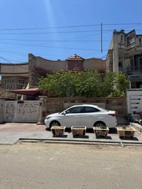 حي البنوك • ٣٠٠م • كراج