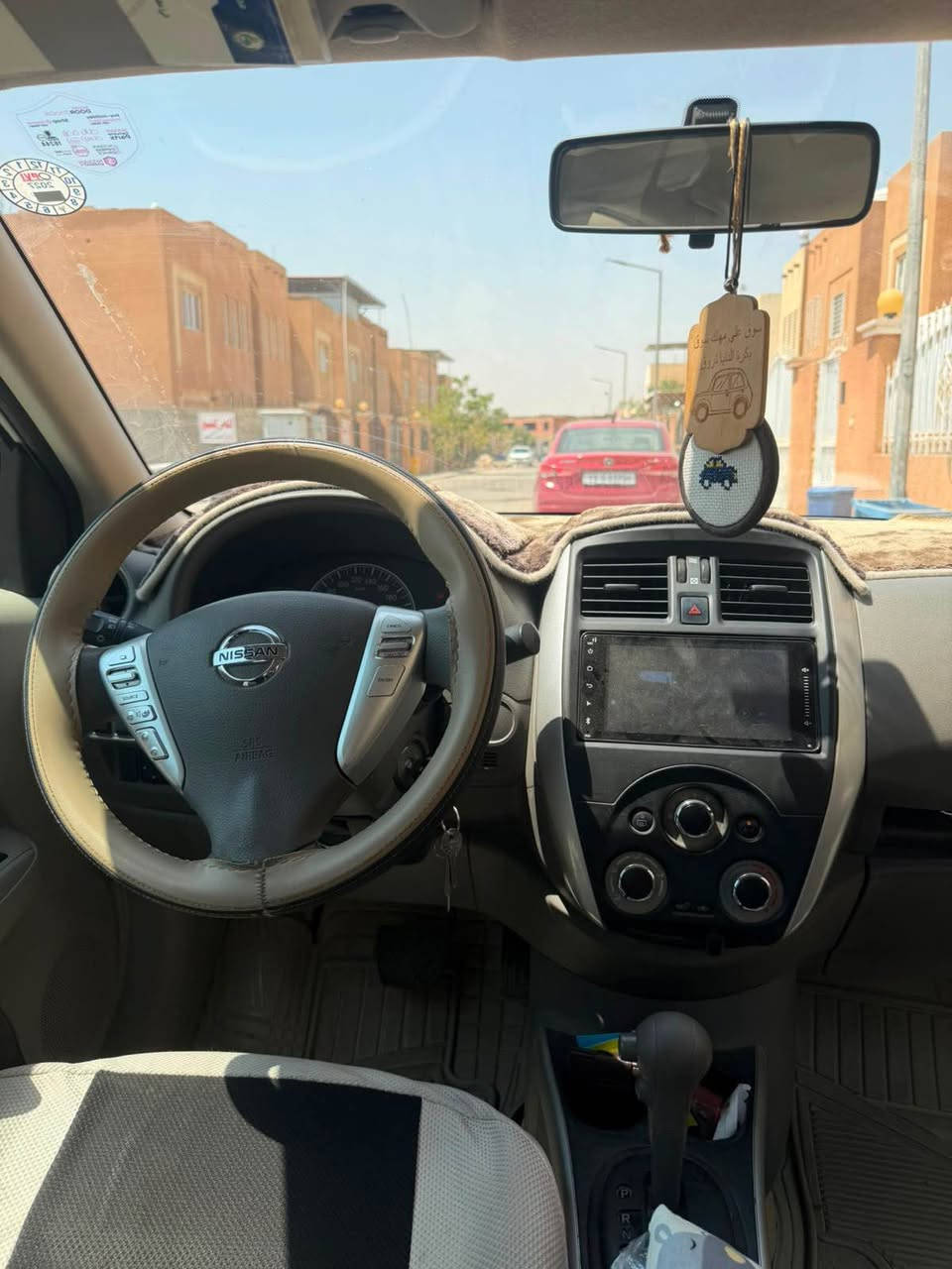 نيسان صني مصري ٢٠٢٥ 
ماشيه ٥٦ الف 
بيها البنيد مبدل والچاملغات الكدام بيهن بارد 
الضربه ما واصله للشاصي ولا للمحرك والراديتر الضربه سطحيه 
والبقيه مكفول 
حدادية جديدة والكاعية مجلده 
واتس اب *********** فقط Singapore
