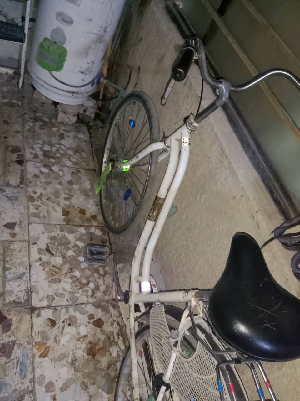 بايسكل امجمبز فول للبيع سعر 75 الف وبيه شوية مجال أو امراوس ببايسكل رياضي حتا ولو انطي فرق المكان في بغداد

استخدام ثلاث اشهر فقط
عاطل مرة واحدة وتم تصليحها
للاستفسار في الخاص او الرقم التالي
***********
