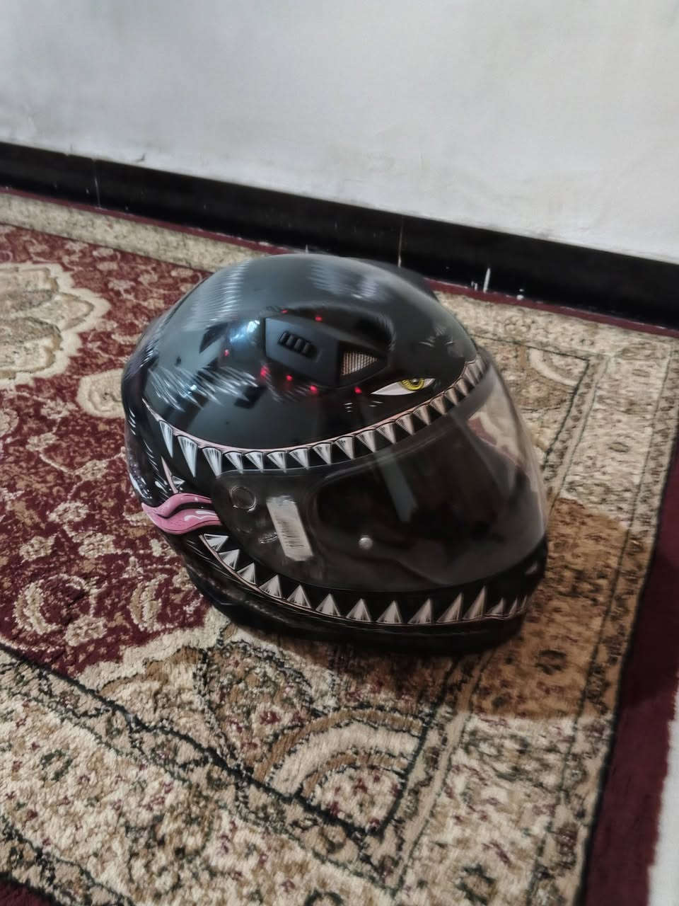 خوذة • اكس سمول • شخط خفيف