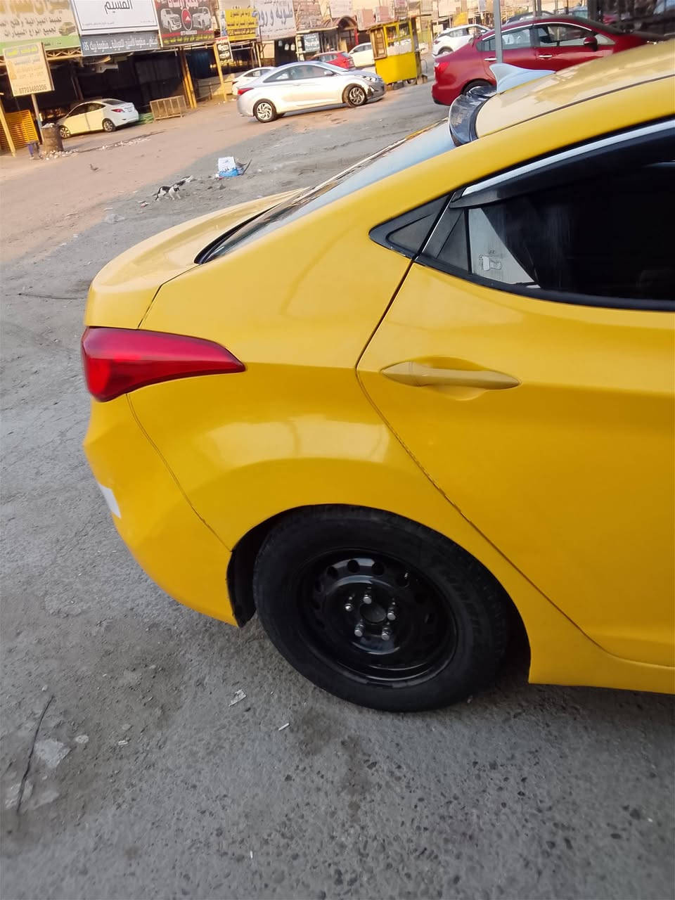 السلام عليكم النترا للبيع موديل 13 محرك 1800دوش بيها جاملغ وباب الصدر واكصه مال البنيد تفحص وانته تشوف بعينك اني صارلي شهر ونص من اخذتها وشويه هسه صار عندي ضرف واريد ابيع واني من اخذتها من الولد الله شاهد عليه ماوديت لا سونار ولا فحصت انته تجي وتفحص السعر 92 مكان السياره بغداد البياع الاتصال ع رقم ***********
