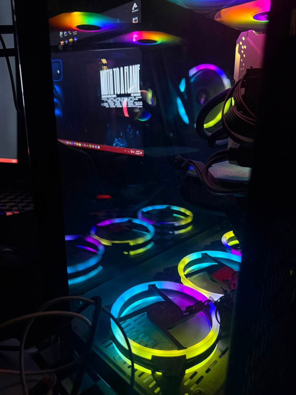 🚨 Setup احترافي متكامل للبيع 🚨

إذا تبحث عن جهاز قوي وجاهز بدون وجع رأس التجميع، فهذا هو الخيار.

💻 مواصفات الجهاز:
• RTX 4060 Ti نسخة سبايدر مان
• Intel Core i7-10700F
• RAM 16GB 3200MHz
• Gigabyte Z590 AORUS ELITE AX
Ssd 

🖥️ الملحقات:
• شاشة ASUS 280Hz
• شاشة Samsung Curved 180Hz
• كيبورد Redragon Mini
• ماوس Logitech G502
• مايكروفون
• ميز L

🔥 مناسب للألعاب التنافسية، البث المباشر، المونتاج، التصميم، والاستخدام الثقيل.

💰 السعر: 3 ملايين عراقي
✅ السعر يشمل الجهاز مع جميع الملحقات.

جاهز للاستخدام من أول يوم، وما يحتاج تشتري أي قطعة إضافية.

📩 للجادين فقط، التواصل خاص. البيع كامل
المكان بغداد - الشعب 
رقم تواصل
*********** 
متواجد واتساب وماسنجر
