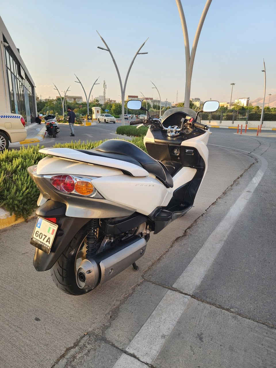 فورزه ٠١٠ S7 فول مواصفات
ماشية ٤٢ كم
تايرات جديد اصلي 
سعر ١٨ ورق
مكاني سليمانية 
***********
