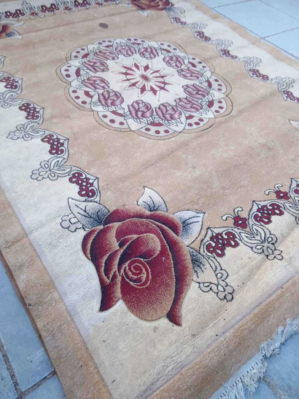 للبيع 4 زوالي تركي حفر  نضاف قياس 4*5 بسعر مناسب  الشرطه الخامسه
