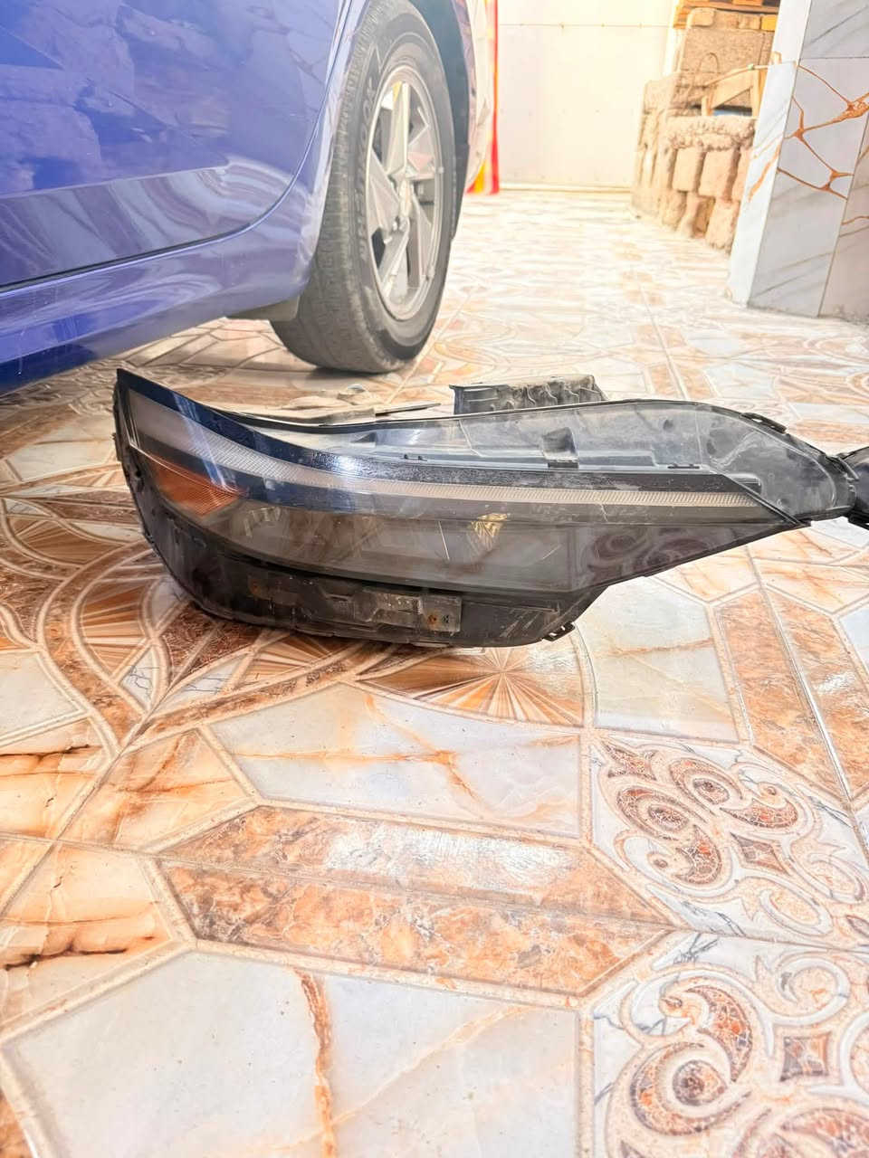 لايت النترا ٤٥ او ٢٥ الجهه اليسار امريكي عدستين شغال فول /// اما الجهه اليمين عاطل فقط العالي يشتغل الي يفيده واحد او ثنينهن بلخدمه / ***********
