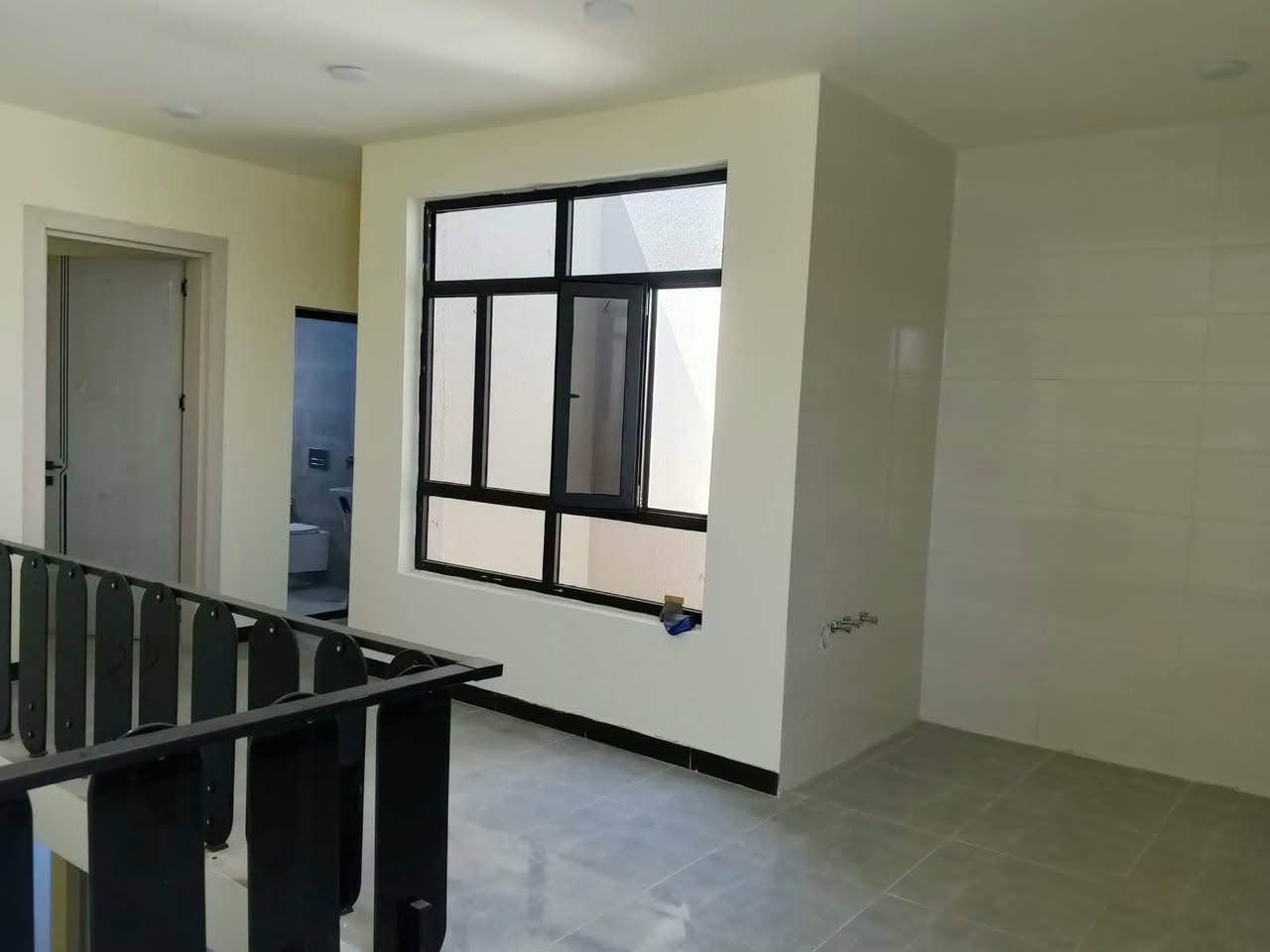 🏠 دار للبيع - حي الجهاد / منطقة الأساتذة
موقع مميز جداً - قريب على شارع الأربع شوارع

📍 العنوان: بغداد - حي الجهاد - منطقة الأساتذة

📐 المساحة والواجهة:
• المساحة: 125 متر • الواجهة: 6.25 م • النزال: 20 م • الواجهة: بورسلين اسباني فاخر 
🏗️ تفاصيل البناء - بناء حديث ومرتب:

الطابق الأول:
كراج سيارة + صالة واسعة + مطبخ بارد وحار + هول داخلي كبير + شلال داخلي + غرفة نوم + صحيات + منور خلفي

الطابق الثاني:
3 غرف نوم + 2 صحيات منفصلة

الطابق الثالث:
غرفة نوم كبيرة + مطبخ + صحيات + سطح أمامي

✨ بيت نظيف وجاهز للسكن، بناء درجة أولى.

للاستفسار والمعاينة:
📞 ***********
📞 ***********
