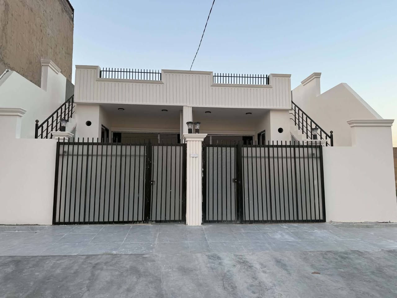 سه رتا به ناوى خوداى گه وره و ميهربان
سلاو كريارانى به ريز ئه م 2خانومان لايه بوفروشتن رووبه رى هه ردانه ى 120م به 120م فول كاشيه سفره مالى تينچوه كامل خه ده مات به كواليتيكى زورجوان و سه رده ميانه دروست كراوه 

پيكهاتو ه له دووژورنوستن/هول و ميوان تيكه لاو /متبغ حار/,مشته ملأت/ناونيشان كركوك بنجاعلى نزيك علادين موختار ناوبازاركه هه روهانزيك مصته و سفه كه و مدرسه خه لات ى سه رتايى بوزانينى زياترپه يوندى كن به م ژمارانه ى لأى خواره وه 

***********

***********توى به ريز هه رمولكيكت هه يه ناونيشان و ينه مان بوبنيره بوپيچه كه مان ياخود سه ردانى نوسينگه كه مان بكن 

نوسينگه ى شالاو زه نگه نه 

***********

***********
