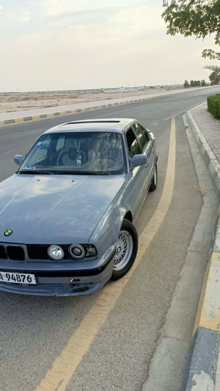 سلام عليكم
سياره BMW 535 للبيع وترهم مراوس سياره جاهزه كير محرك خير من الله نضافه مثل بل صور صدر نضيف تخم تاير جديد السعر ٤٥ ورقه وبيها مجال للشراي ***********
