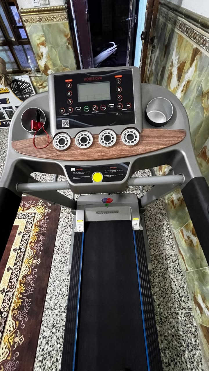 ***********
جهاز جري دبل ماطور جبلي يتحمل وزن 150 كيلو وبيه جهاز رجاج لتذويب دهون الخواصر وبيه سماعات وبيه اواكس وبيه قياس نبضات القلب وبيه عداد سرعه جهاز جديد بعده بالعافيه على الياخذه مكاني بغداد جميله الي يريده يتصل وموجود وتساب ***********
