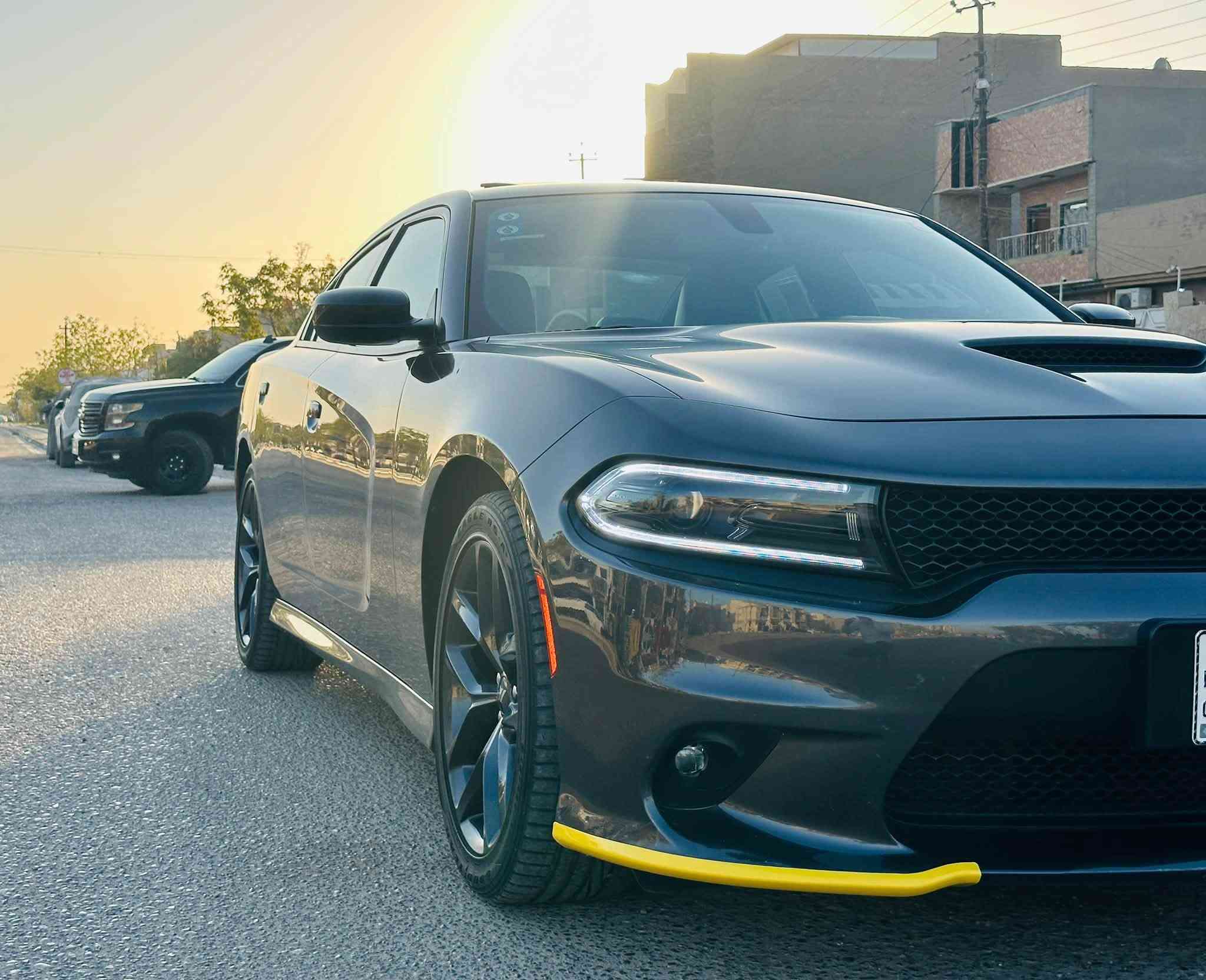 جارجر جي تي بلص
فول 1 /1 رادار جانبي 
‏CHARGER GT Plus 
اخر اصدار لاست كول 
الموديل :2023 . (خليجي)  النداء الاخير. وكاله هارلم 
العداد :27 الف كيلو  سياره بعده بحالت زيرو  
الضمان : 3 سنوات او 60 الف كيلو متر . 
المحرك : V6.  3.6L
مكفوله من الصبغ و التبديل  
مرقم بغداد الجديد كامل تحويل ثاني يوم 
المواصفات : رادار جانبي…….
* جناح خلفي اسود. 
* ويل قياس 20 انچ اسود . 
* مقود القيادة رياضي . 
* مقاعد رياضية من الشاموا الأسود.
* نقطة عمياء . 
رادار جانبي.
* مصابيح أمامية زنون . 
* كشافات الضباب زنون . 
* المصابيح الأمامية مع LED . 
* حساسات خلفية. 
* شاشه كبيرة مع نظام ملاحة نفكيشن GPS . 
* سستم صوت الپاين .
* فتحة سقف (سلايد) . 
* المقاعد الأمامية كهربائية . 
* ذاكرة لحفظ وضعيات الجلوس (ميموري) . 
* مقاعد أمامية تبريد وتدفئة . 
* تشغيل عن بعد . 
* المقود كهربائي . 
* تدفئة مقود القيادة . 
* محدد سرعة . 
* تلفون بلوتوث . 
* كاميرا خلفية .
* مرايا متحسسة للاضاءة العالية .
* كير شفتر بالستيرن . 
* دخول ذكي (بصمة) .
مكاني بغداد
***********هاتف
