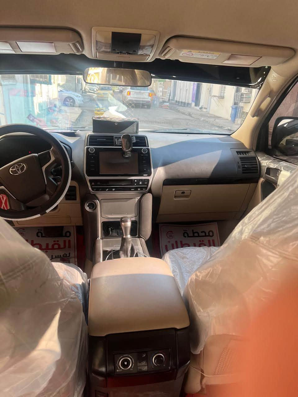 الاسم ام ريماس
الرقم واتساب فقط ***********
السياره بدون حادث ولا صبغ
بيها شخوط بسيطه
الكشنات جلد
كامرا وحساس خلفي
المكينه نظيفه مامفتوحه
بدون سلايت
السعر 330 ورقه 
بأسمي السياره ورقم اربيل ثاني يوم تتحول 
ماشيه 130
