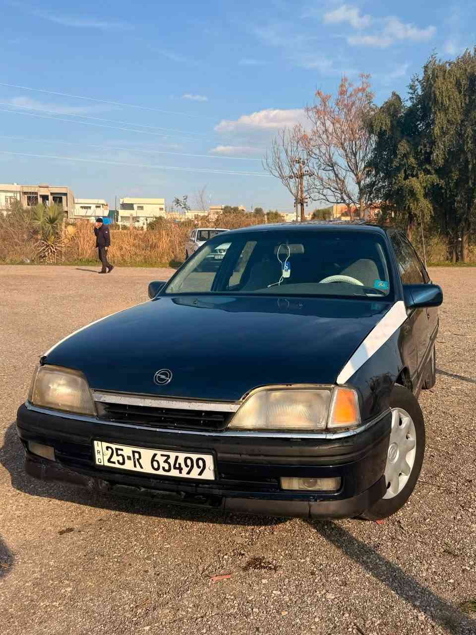 للبيع اوميكا موديل 1992 مشروع وطني سنويه جديده رقم انگليزي دفتر بانزين بيها حجم 20 بلادي كير محرك صدر تايرات كله بالشرط السياره كلش حلوه او نضيفه السياره ما بيه اي نقص  خير من الله السعر 32 الرقم ***********
